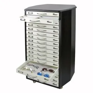 Wie schützt man das Glas in einem Porzellanschrank?